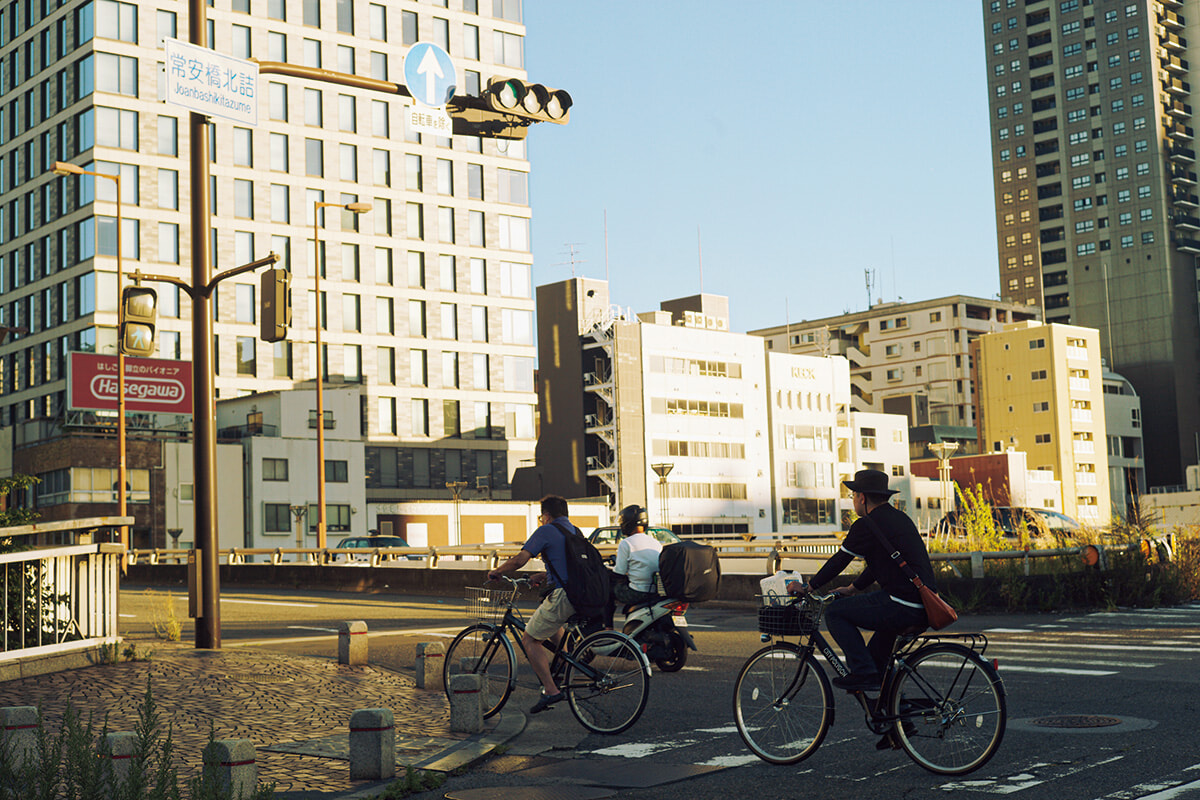 万博の熱気を感じる大阪の中之島から、蘭を訪ねて大山崎へ。