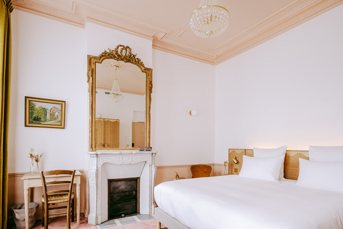 パリの田舎、一軒家ホテルのル・シャルマンはすごくチャーミング。