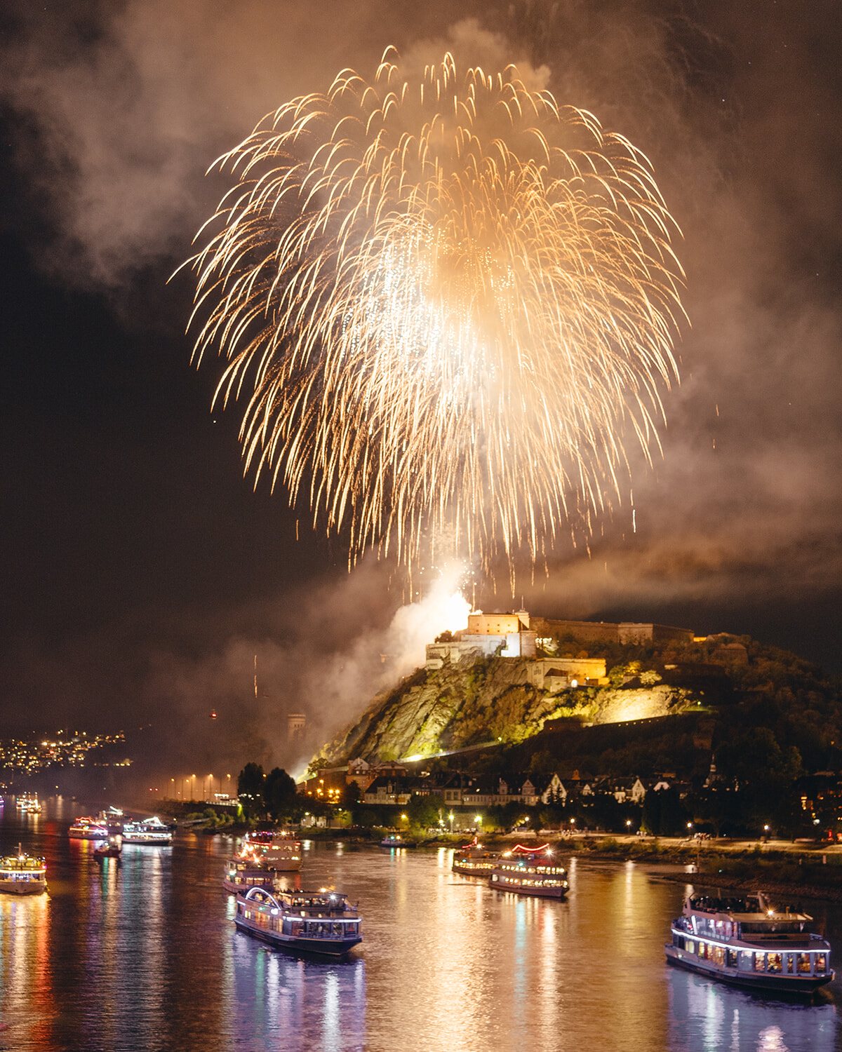  世界遺産で楽しむ「ラインの火祭り」とは？ ドイツの夏旅を彩る絶景の花火＆クルーズ体験。