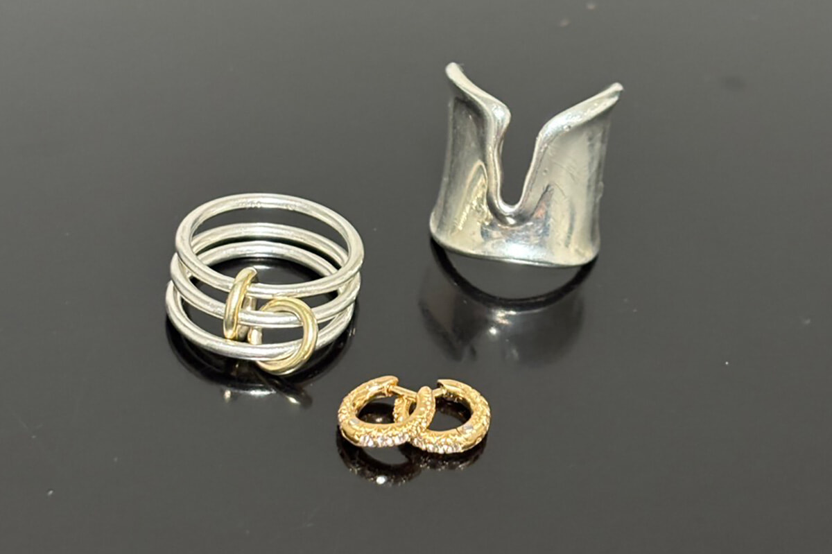 スタイリスト小笠原夏未が避暑地で楽しみたい3つのジュエリー。【夏の旅先ジュエリー】