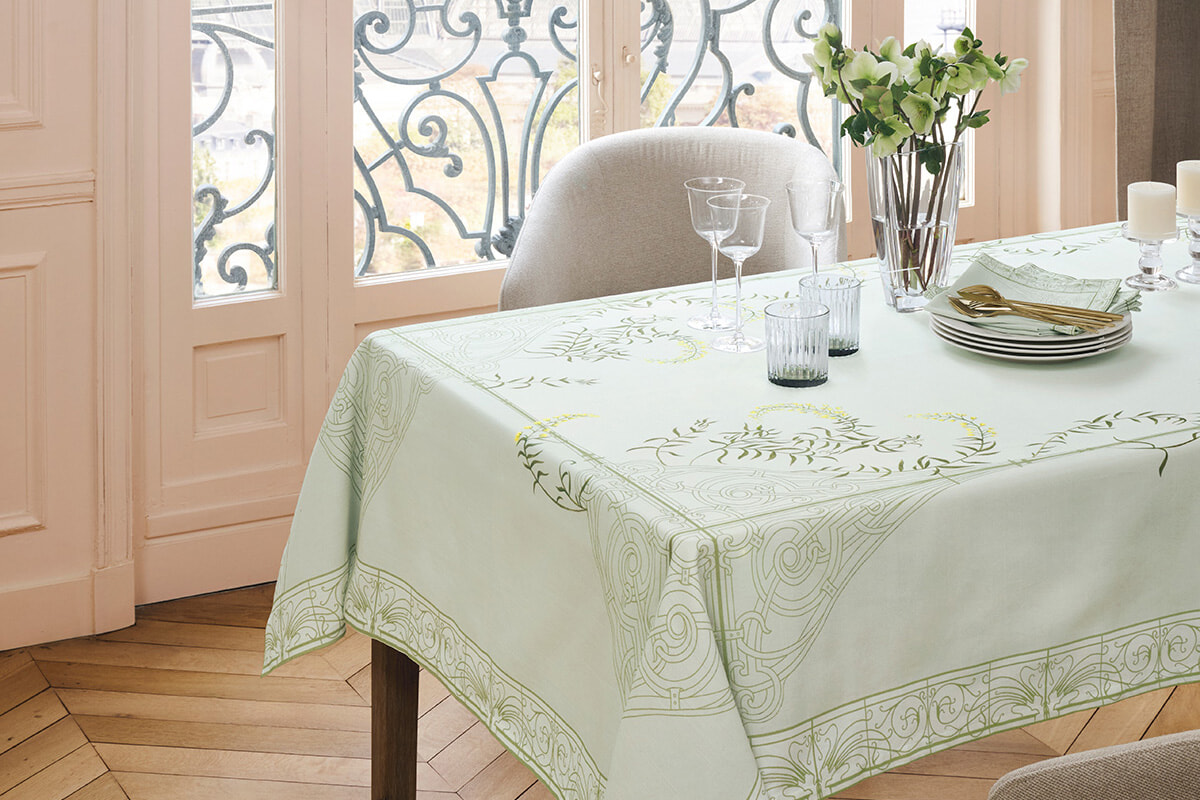 蘇ったグラン・パレの美しさがリネンに！ 自宅で仏的アール・ドゥ・ヴィーヴル。