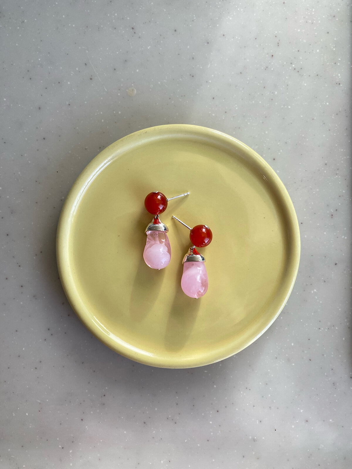 スタイリスト矢内麻友がシチリアで楽しみたい3つのジュエリー。【夏の旅先ジュエリー】