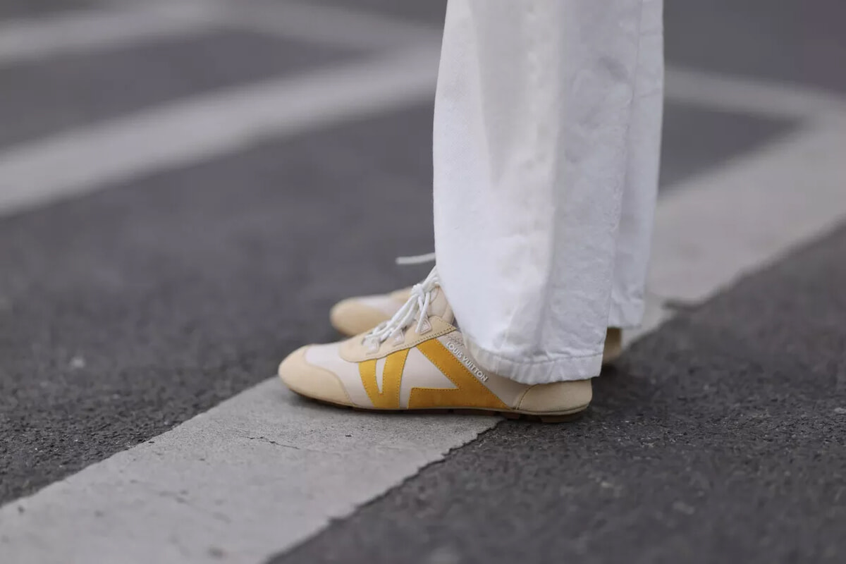 スニーカーとバレリーナの中間のようなトレンドシューズ「スニーカリーナ」とは？