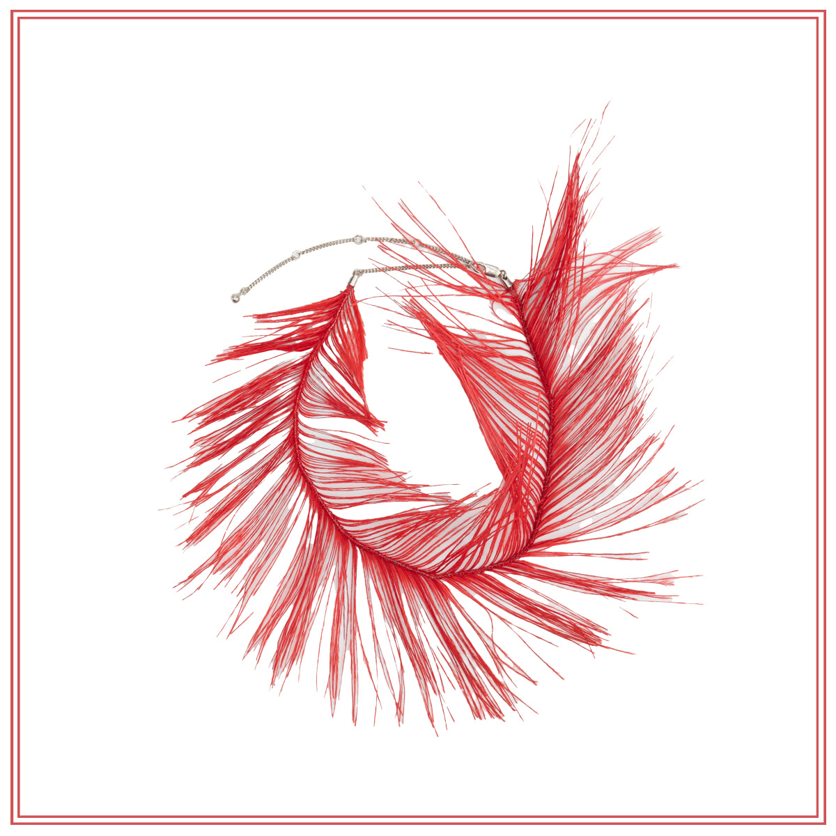 トキメキを運ぶフェザーアイテムで幸運の兆しを纏って。かに座に贈るラッキーアイテム。【星座別ラッキーアイテム占い】