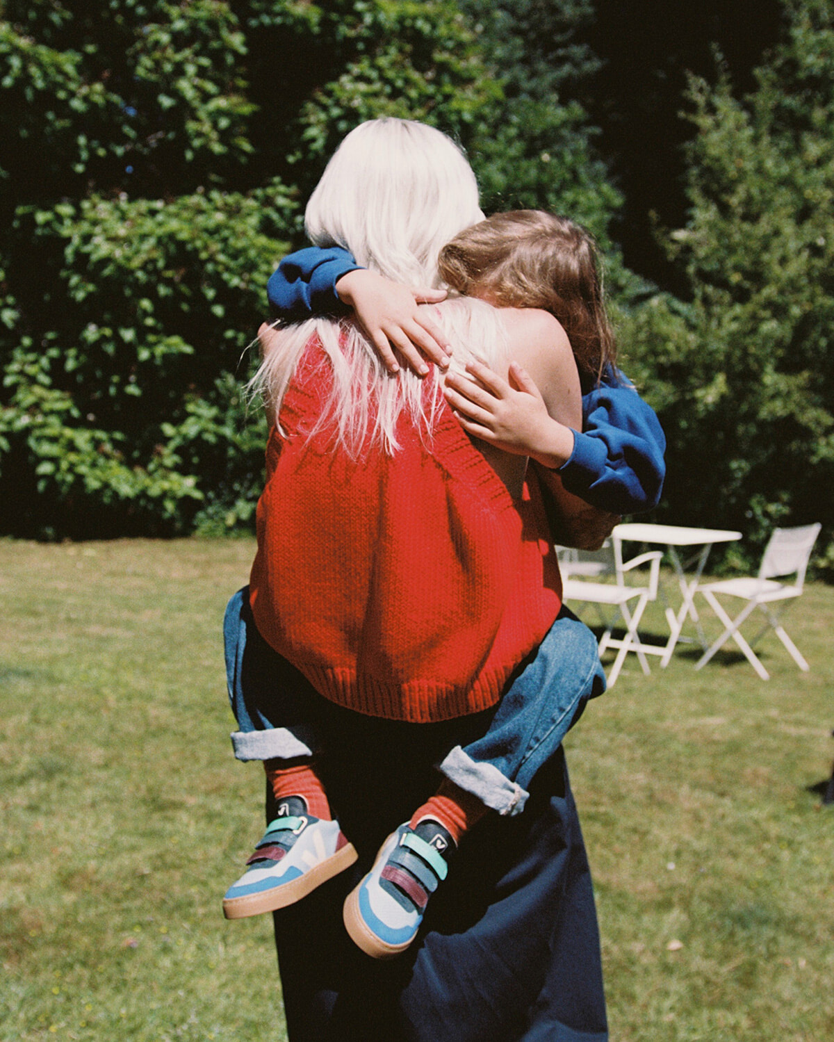 大人もキュンとくる、ヴェジャのコラボスニーカーがかわいさ満点！