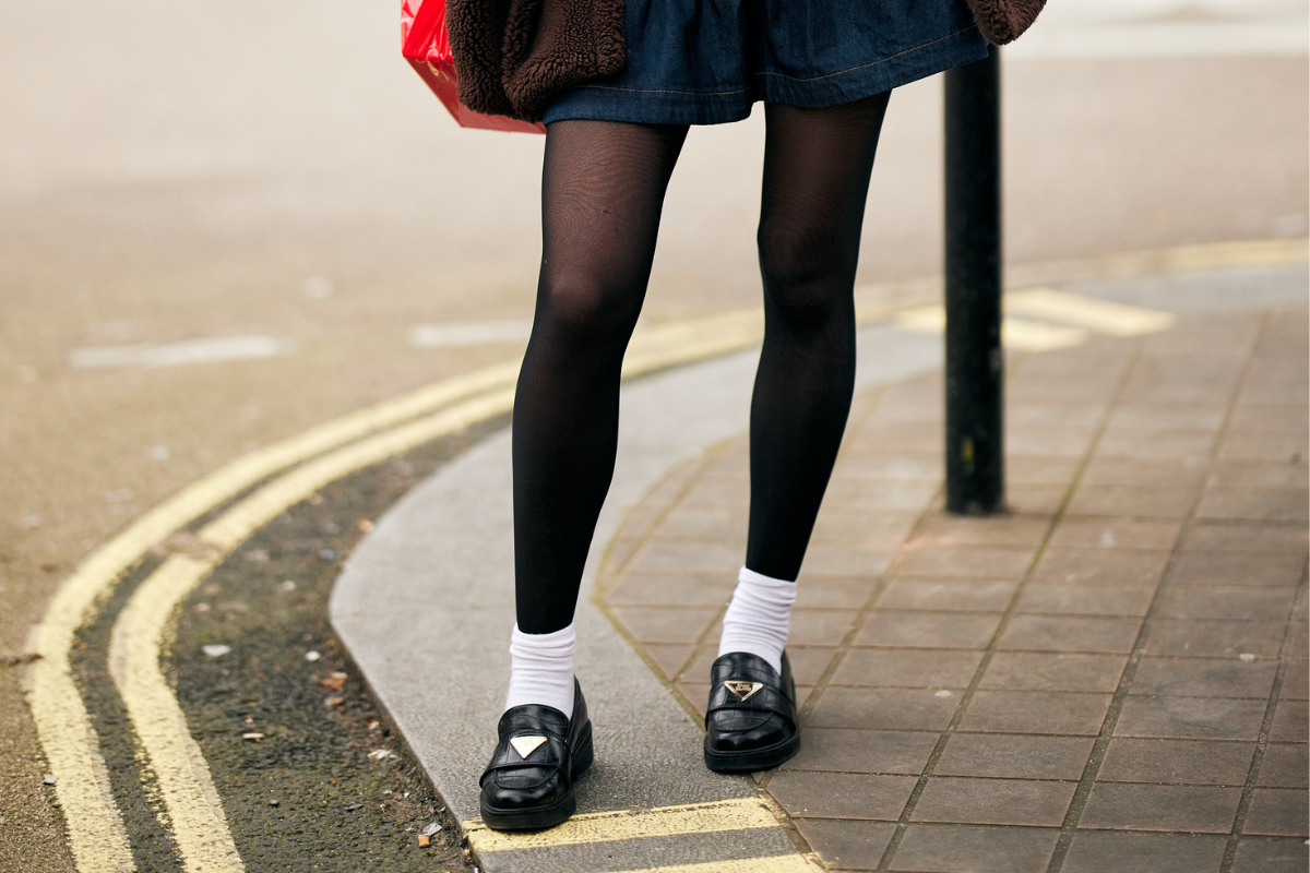 靴下で、秋の装いへ変わる。世界のリアルクローズに学ぶ！靴下スタイリング術。