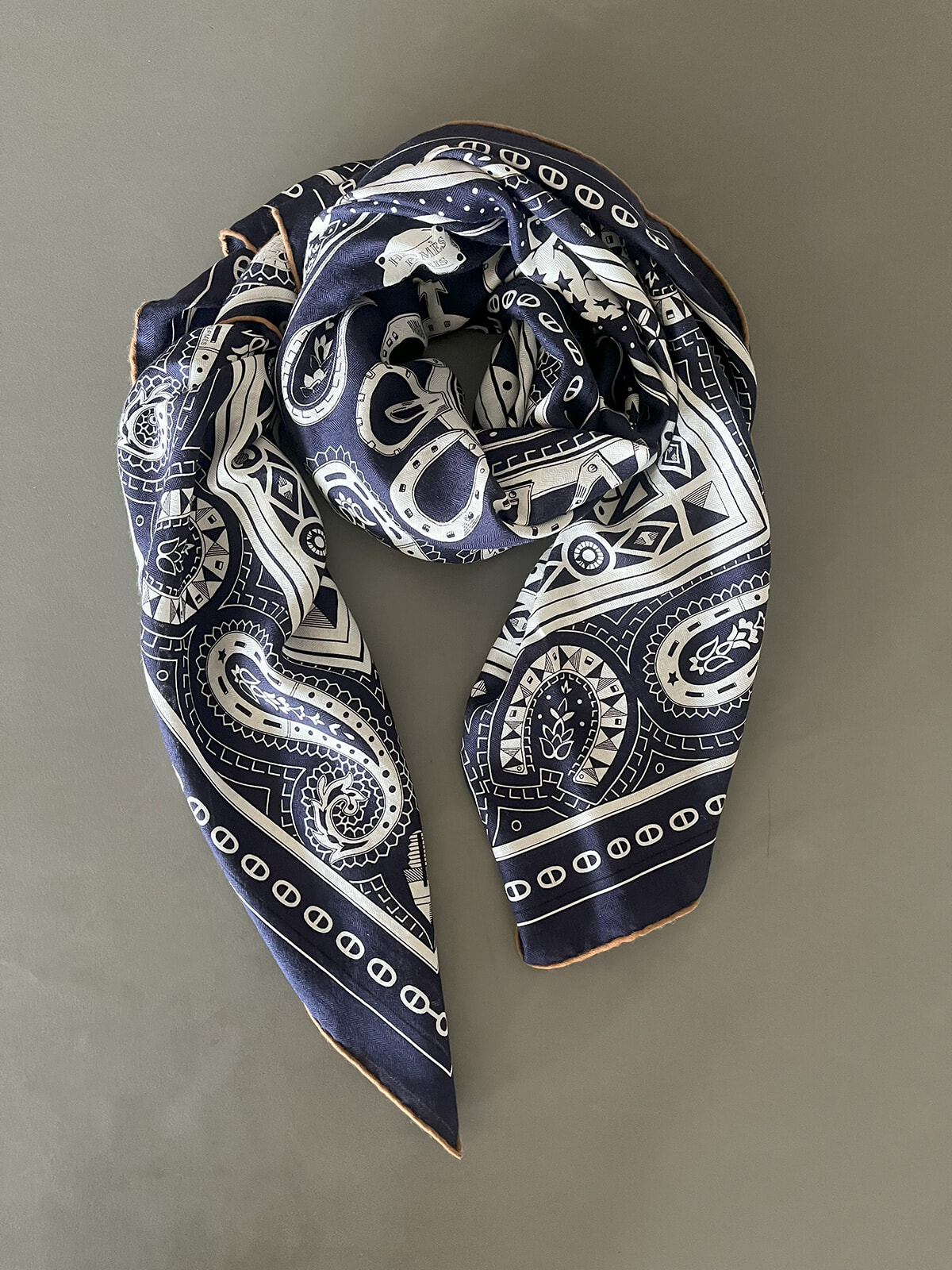 機は熟した！ エルメスのカレジェアンをようやく手に入れた話。