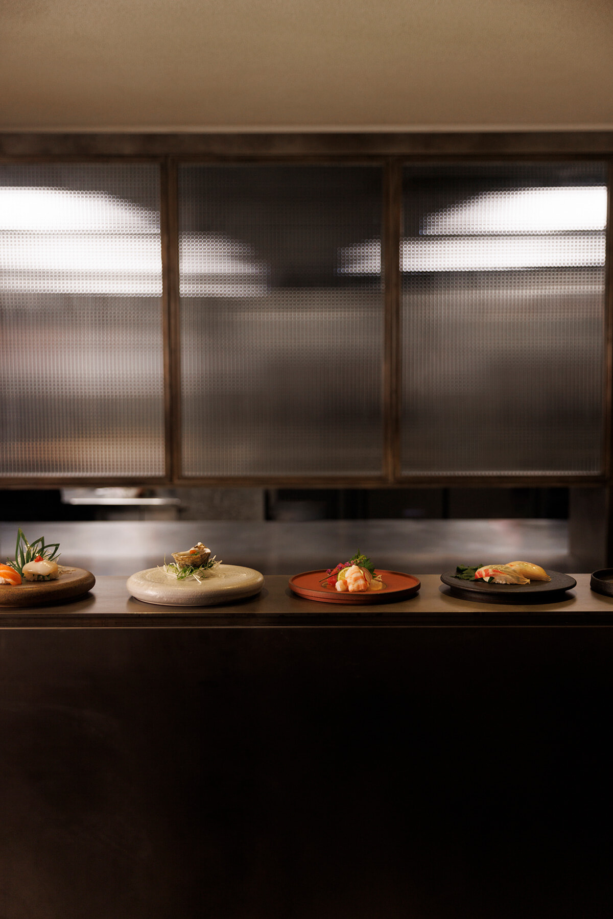 今度のランチは、サンローランでスシをつまむ？