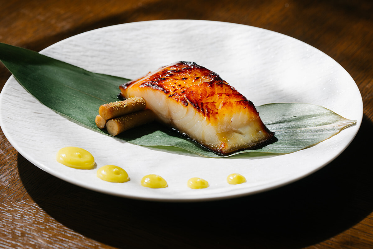 アクア・キョート、驚きの眺望と香港発の和食の新世界をシャンゼリゼ大通りの8階で。