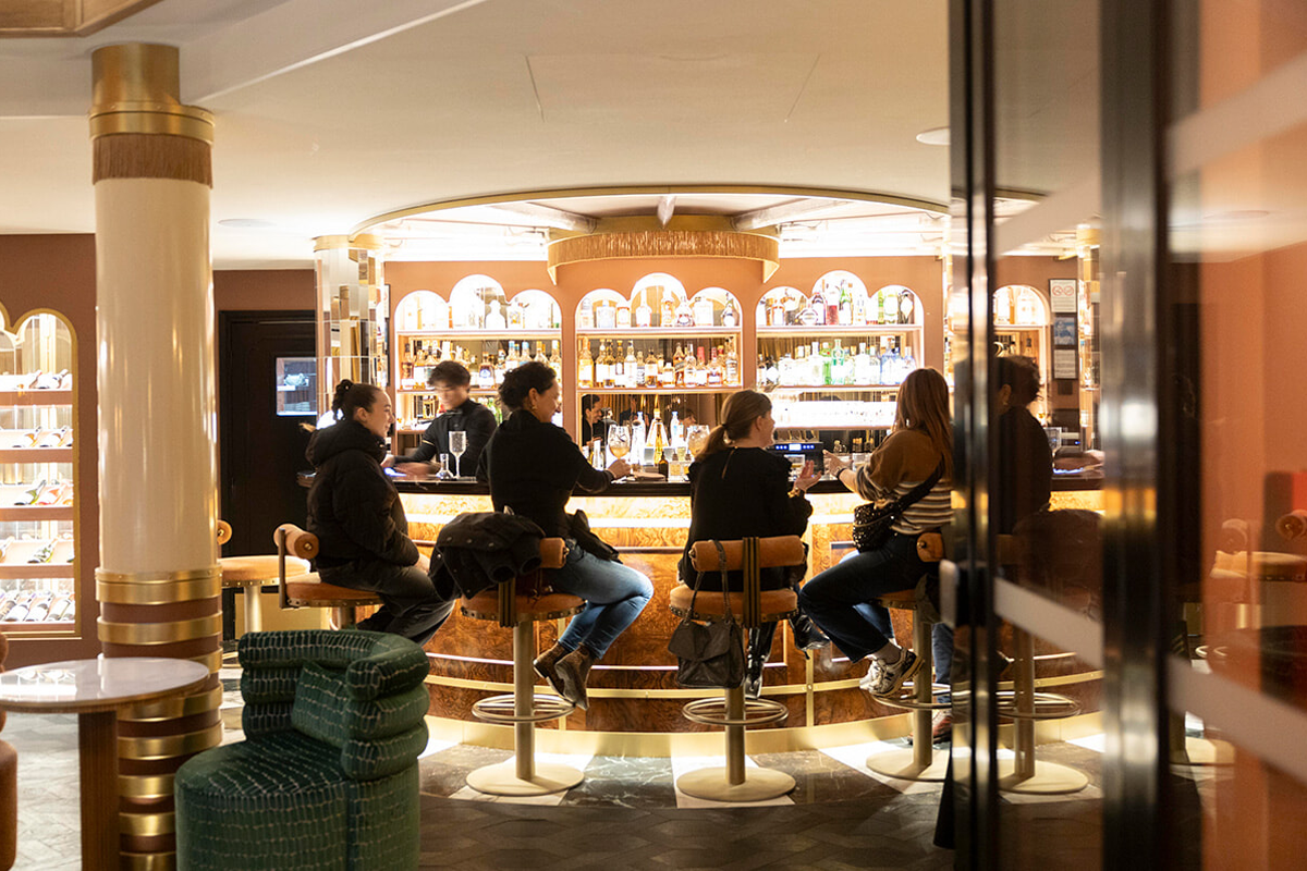 パリでアペロするならここ！ フィガロ編集部厳選のワインバー＆バー6軒。