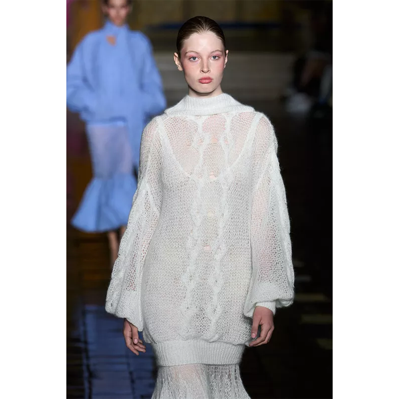 ヴィヴィアン・ウィルソン、ファッションウィークに登場し話題に！