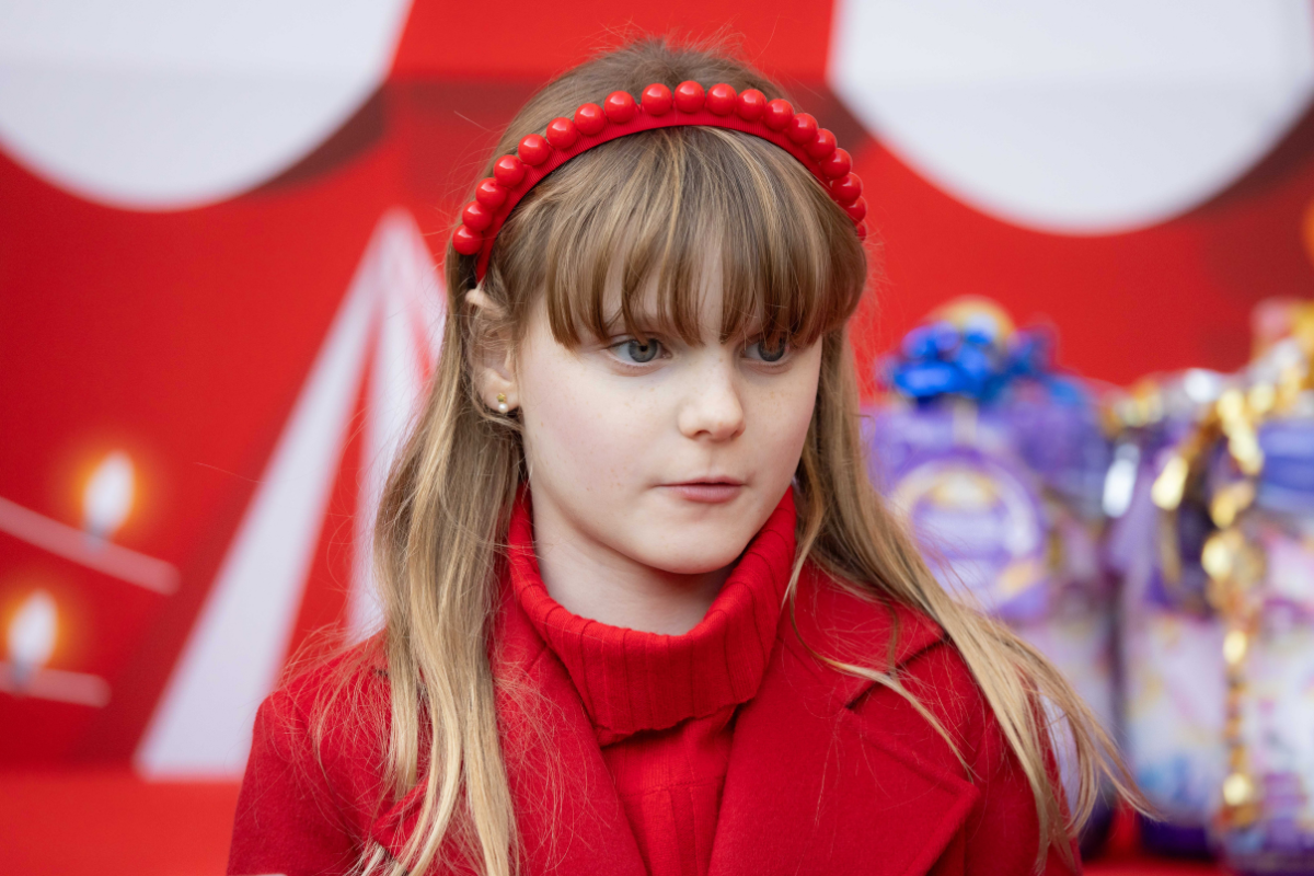 グレース・ケリーの面影を継ぐ、ガブリエラ公女10年のファッション記録。