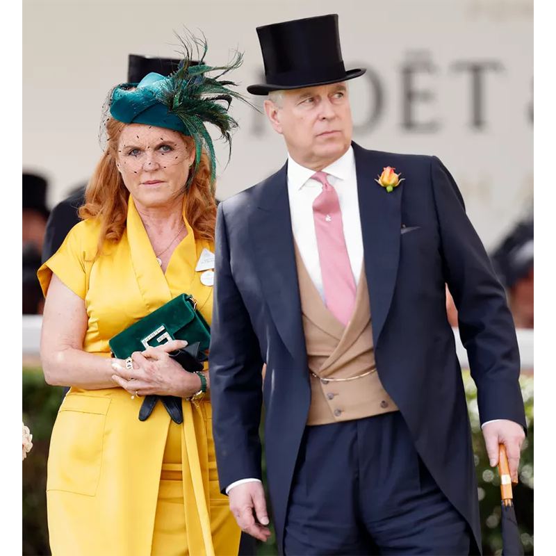 エリザベス女王のお気に入りのイケメンから王室追放へ......アンドルー王子の人生を振り返る。