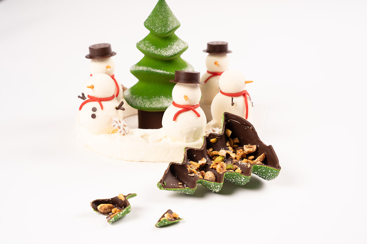 ビュッシュ（薪）はどこへいったの？ 個性を競う2025年のクリスマスケーキ。