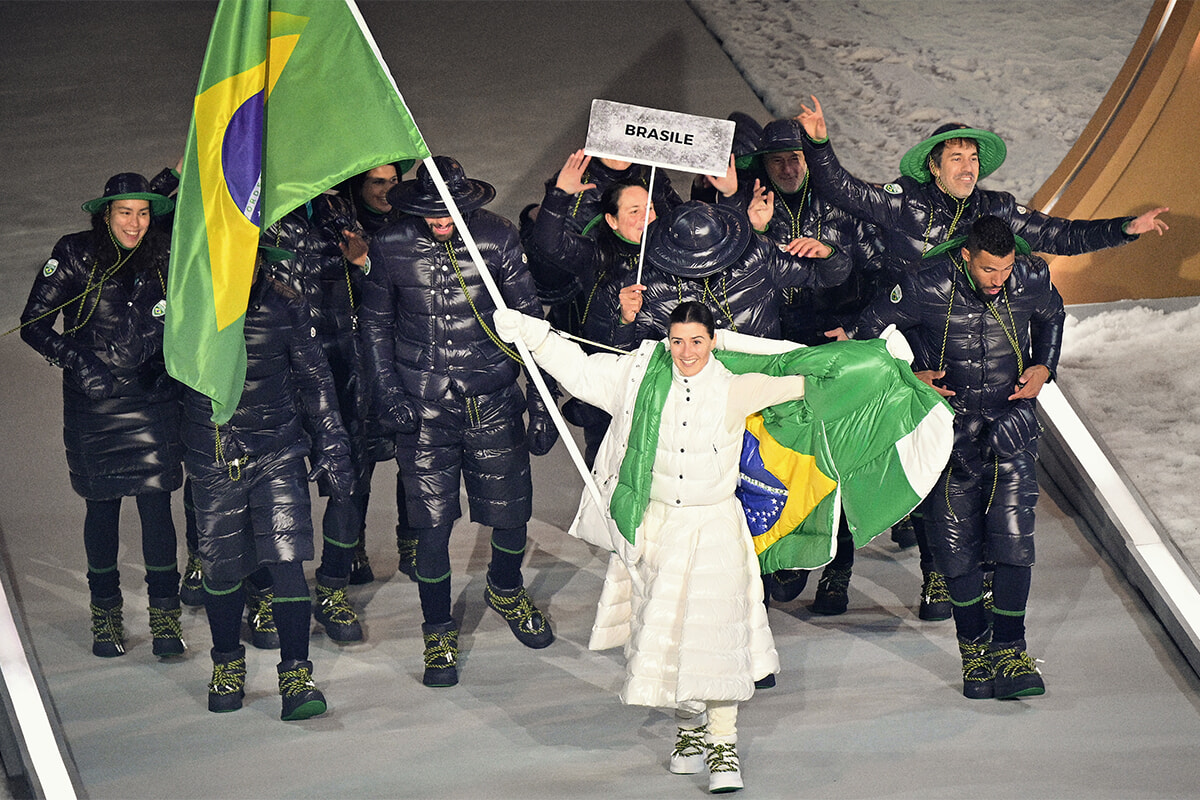 ミラノ・コルティナ冬季オリンピック開会式、モンクレールが手掛けたユニフォームをブラジルチームが着用！