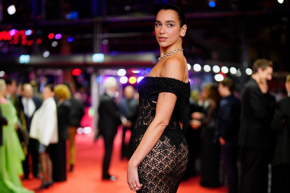 2026年、ネイキッドドレスはブラック×レース全身シアーなデザインがトレンドに！