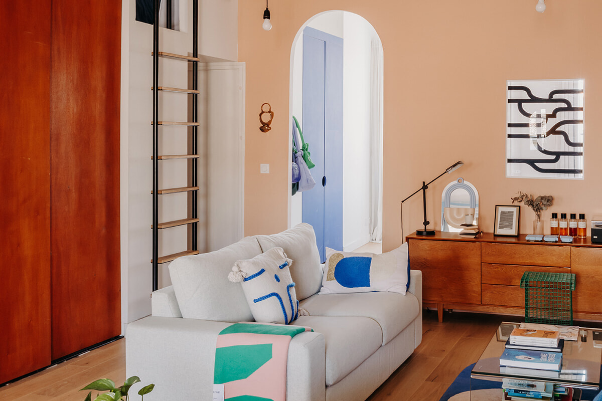 デザインは遊び場！ 色のパレットでハッピーな部屋に模様替えしよう。