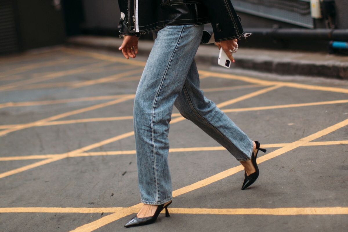 ユニクロのデニム、どう穿くのが正解？ヨーロッパ流おしゃれスタイルをお手本に。