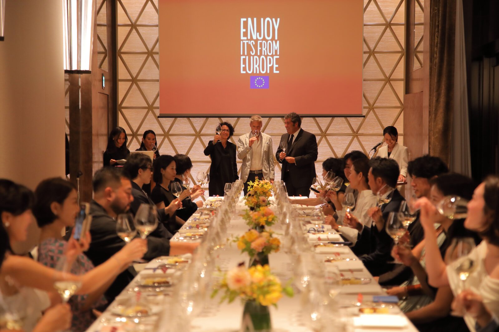 なぜイタリアワインは「陽気」なのか？ アブルッツォ州のディナーで考えてみる。