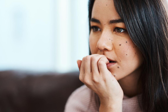 あなたの歯をダメにする、日常の何気ない動作とは？