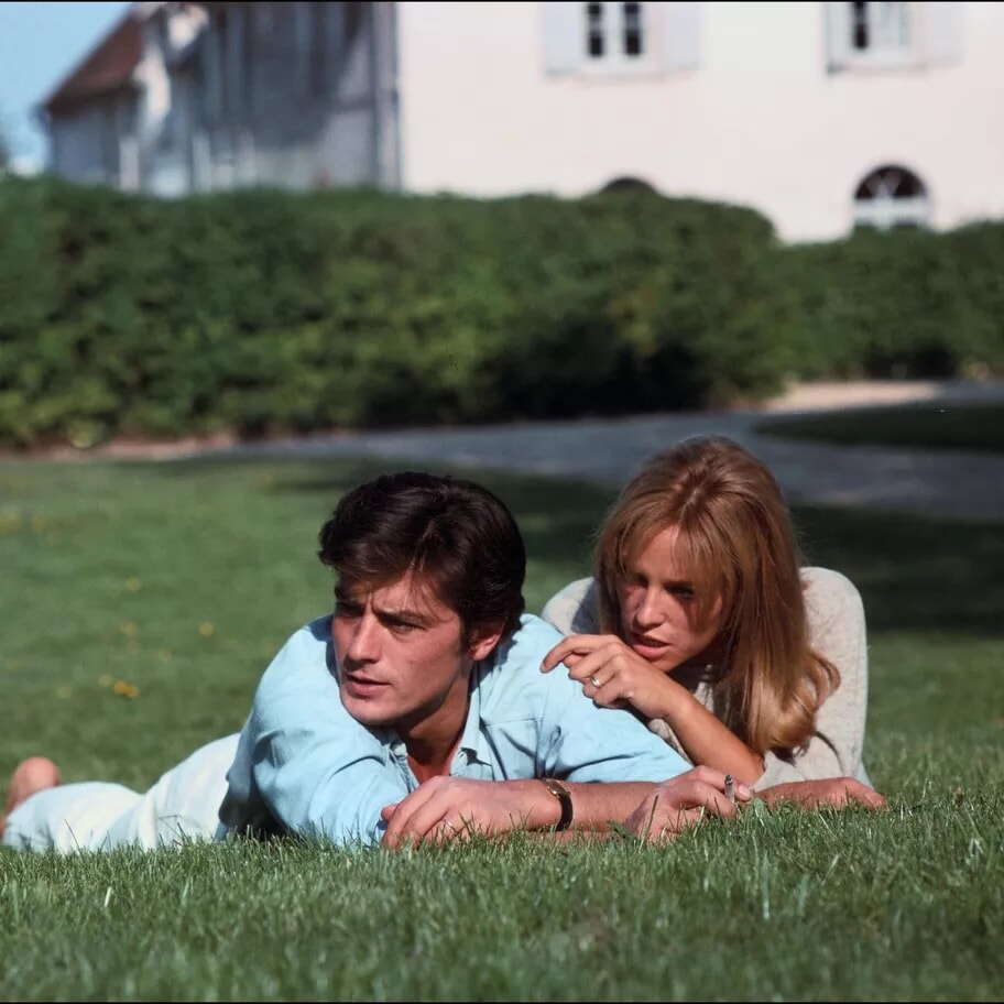 【追悼】写真で振り返る、アラン・ドロンと彼を愛した美しき女性たち。