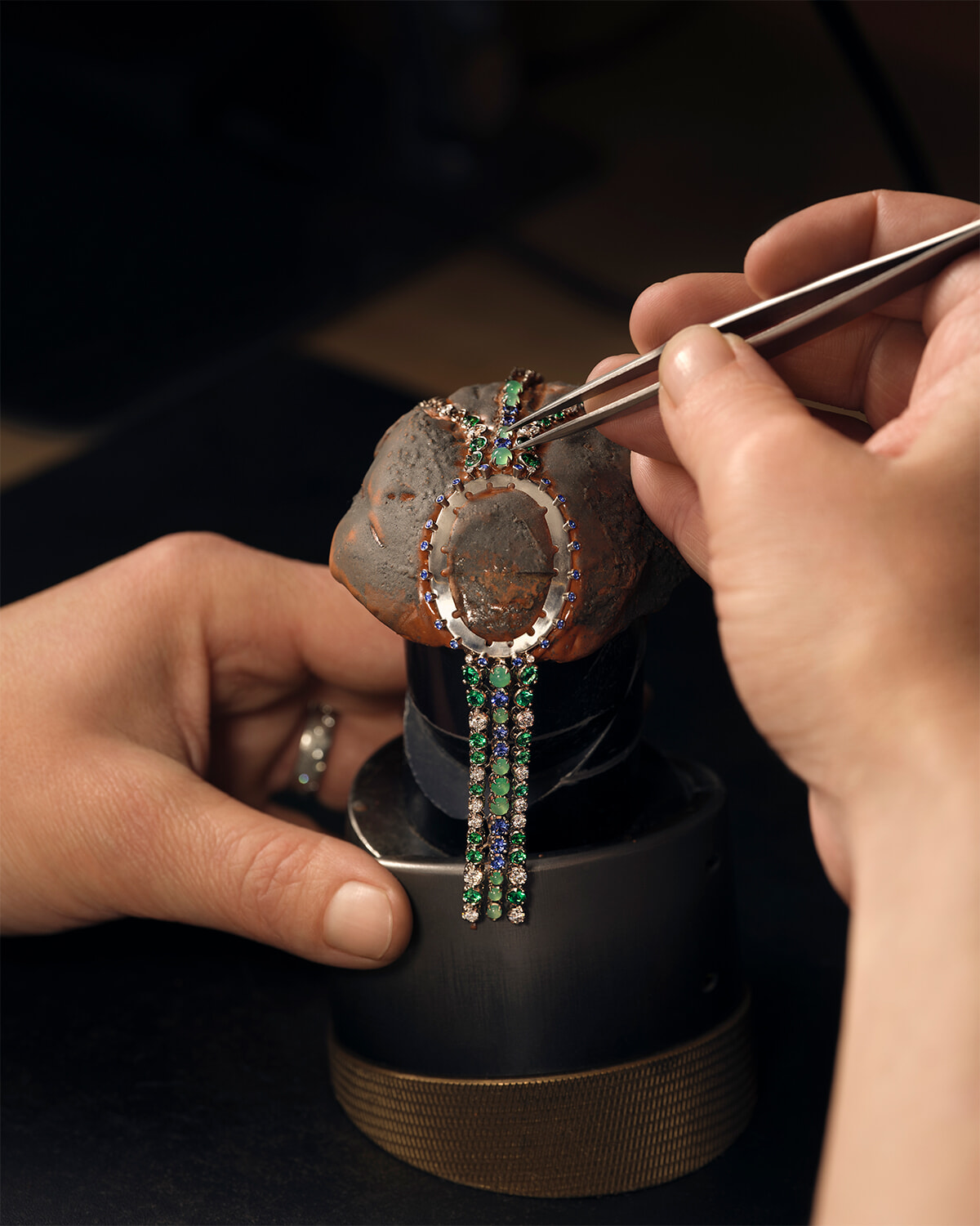 カルティエの技術に迫る！ 素晴らしき時計づくりの世界へ。