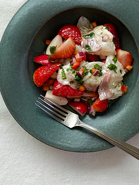 春の不調に、彩り美しい鯛とイチゴのサルサマリネ。