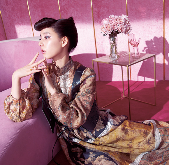 新木優子が誘う、ディオールの煌めく新世界。 | madameFIGARO.jp