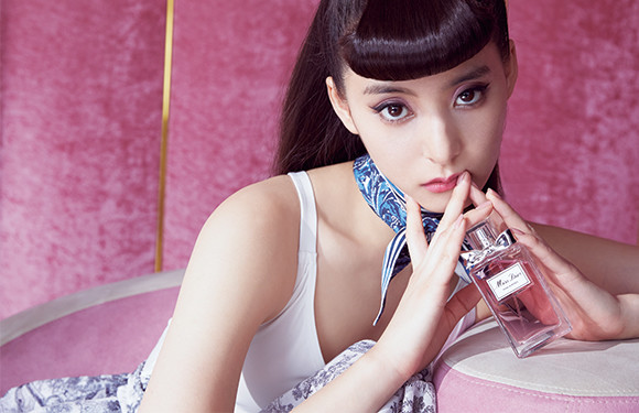 新木優子が誘う、ディオールの煌めく新世界。 | madameFIGARO.jp