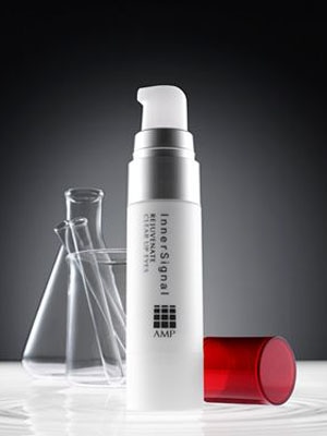 インナーシグナル〈Inner Signal〉薬用美容液＆薬用クリーム(目もと用) インナーシグナルの目元用クリームで、クリアなまなざしをGET