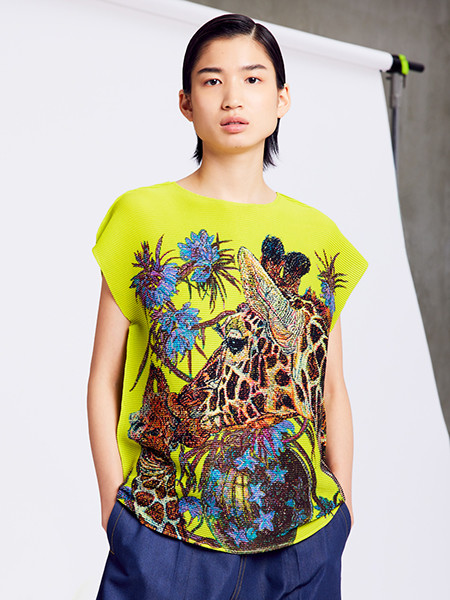 ISSEY MIYAKE me イッセイミヤケ　半袖　カットソー　横尾美美 me ISSEY MIYAKEとアーティスト 横尾美美がコラボ 第2弾コレクション