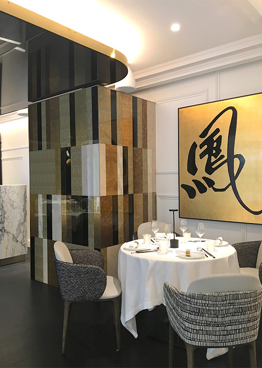 ヘネシー家の元お屋敷で、チャイナ・タパスとカクテルを。