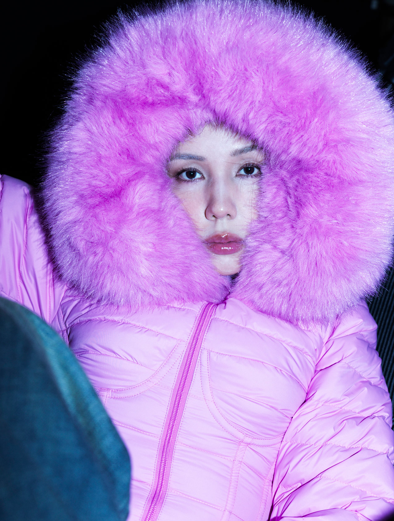 仲里依紗、バレンシアガとクラシック。