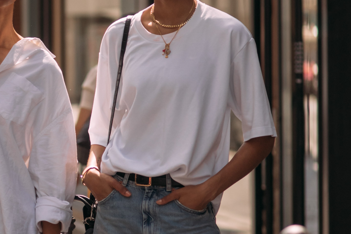 おしゃれな人の白Tコーディネート術。【海外ストリートスナップ】