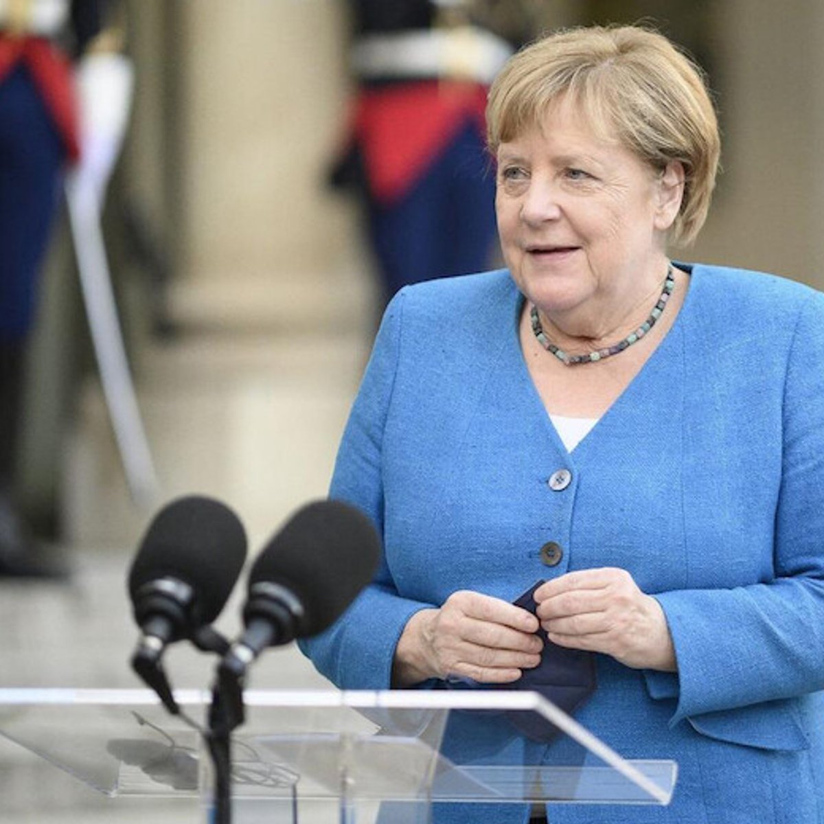 ドイツ・メルケル首相が引退間近にフェミニスト宣言。