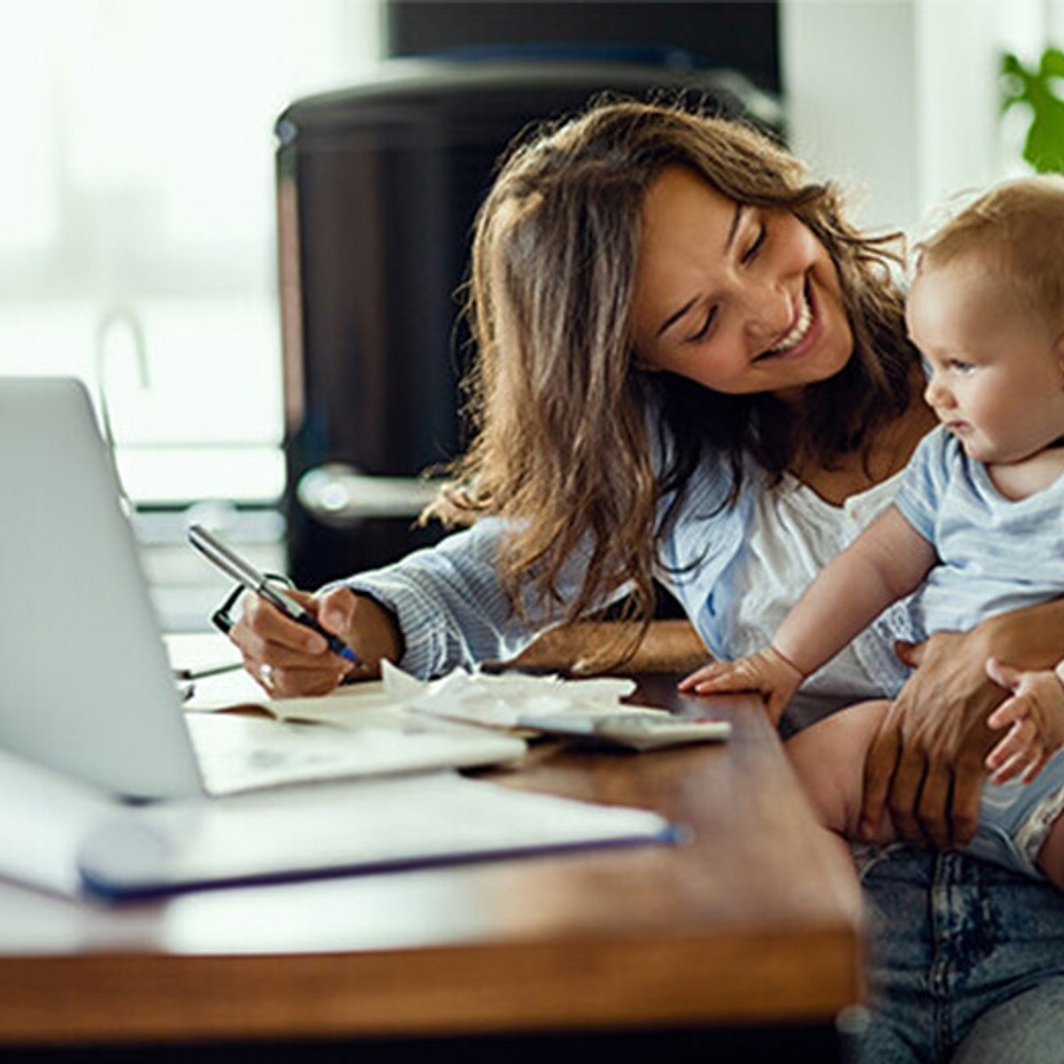 仕事と子育ての両立は本当に可能？ フランス女性の働く事情。