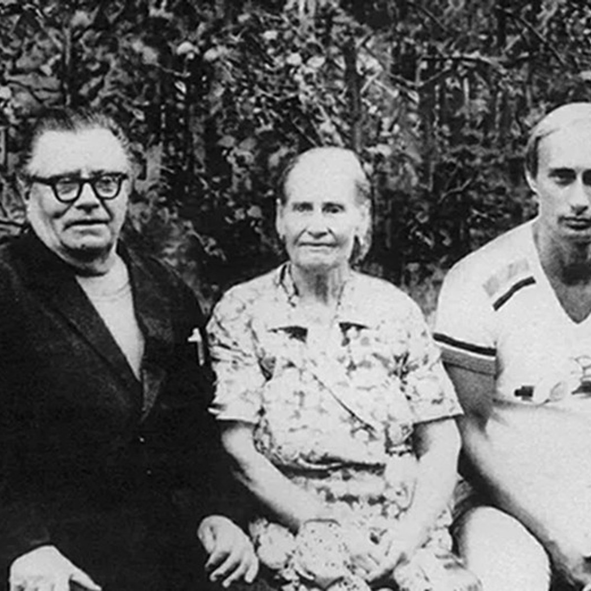 プーチンの実の母を名乗る女性、ヴェラ・プーチナの奇妙な物語。
