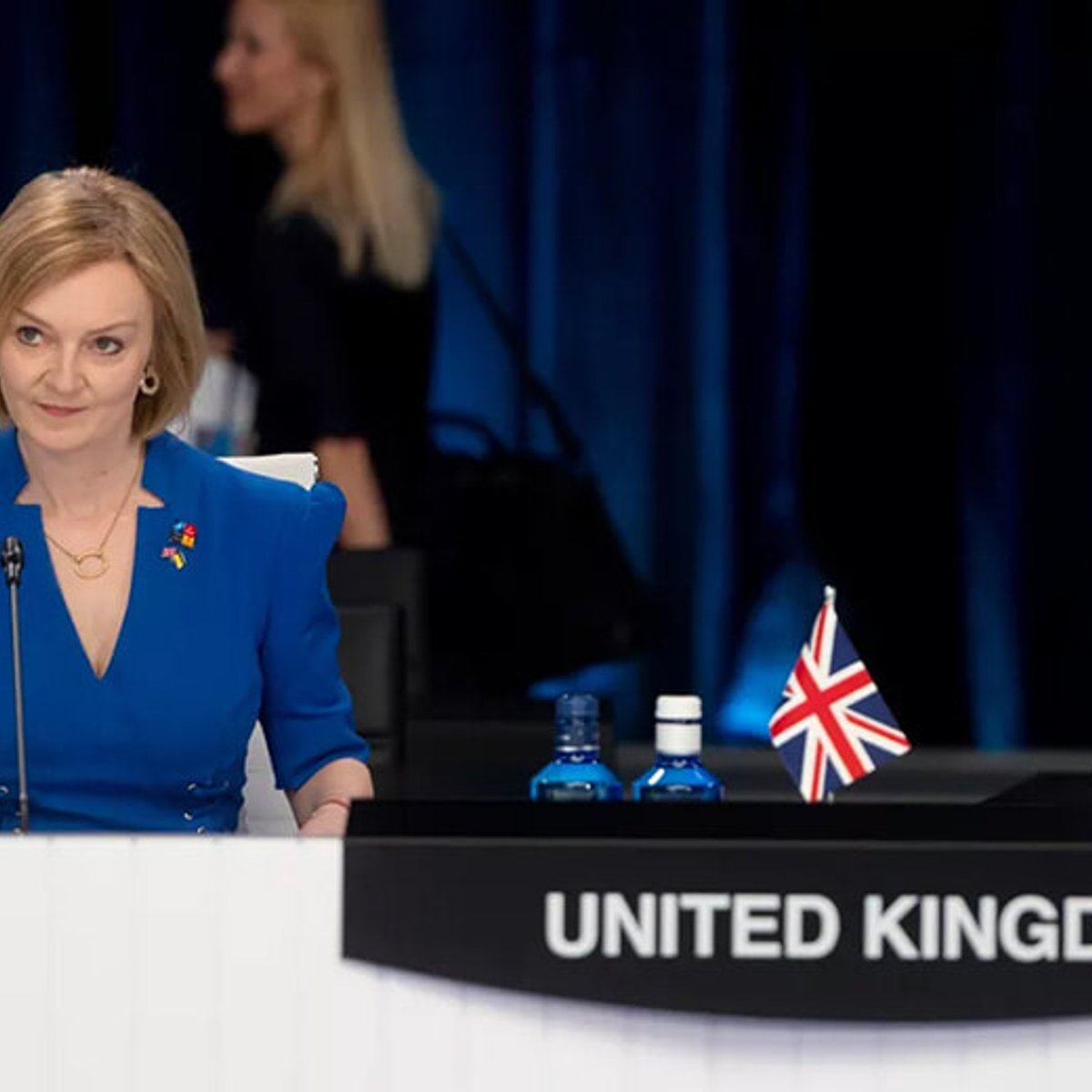 リズ・トラス首相、「女性・平等担当大臣」から女性という表現を削除し男性を任命。