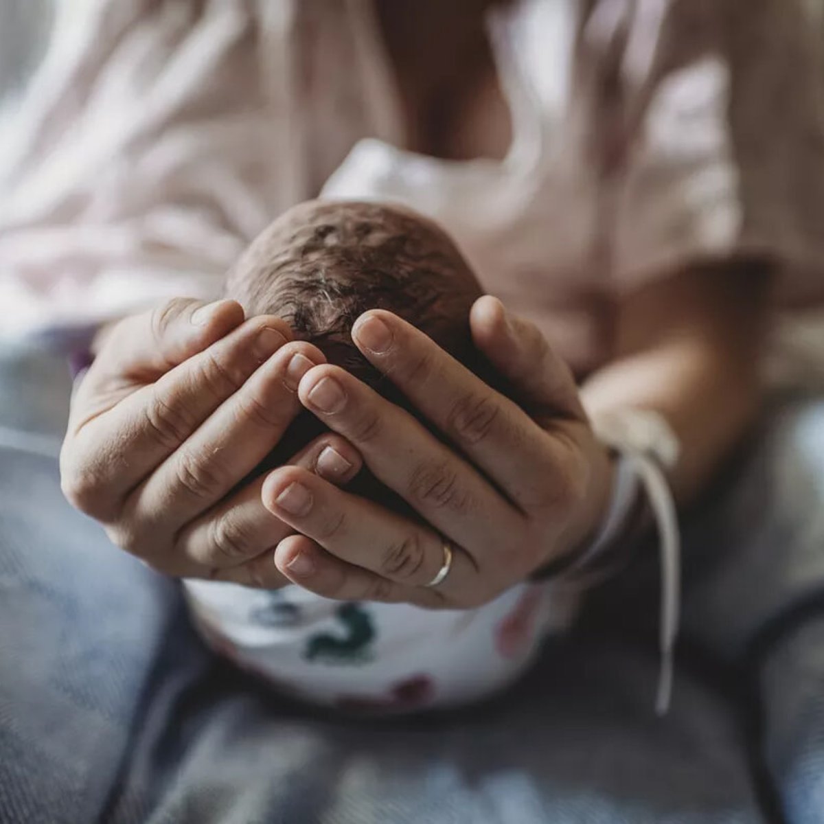 「自分の赤ちゃんを可愛く思えない」母親の割合は？