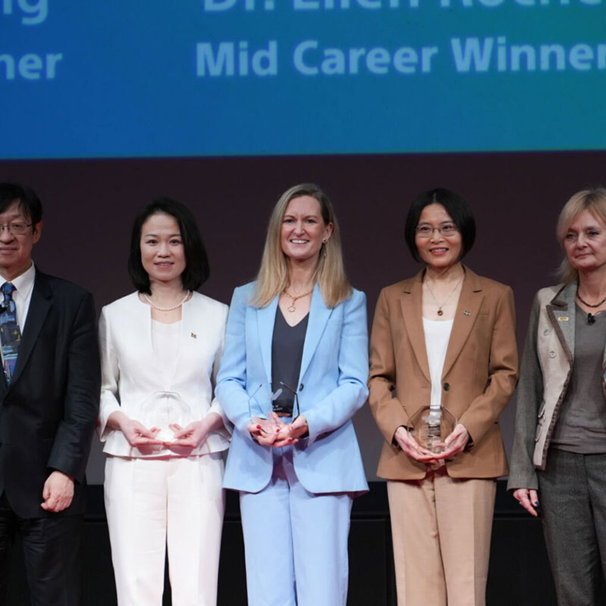 電子皮膚やメスを使わないがん治療…ソニーが未来の変える女性研究者３人を表彰。